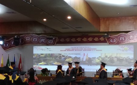 Sangat Meriah! Dengan Konsep Jepang, Universitas Bojonegoro Menggelar Wisuda ke-37