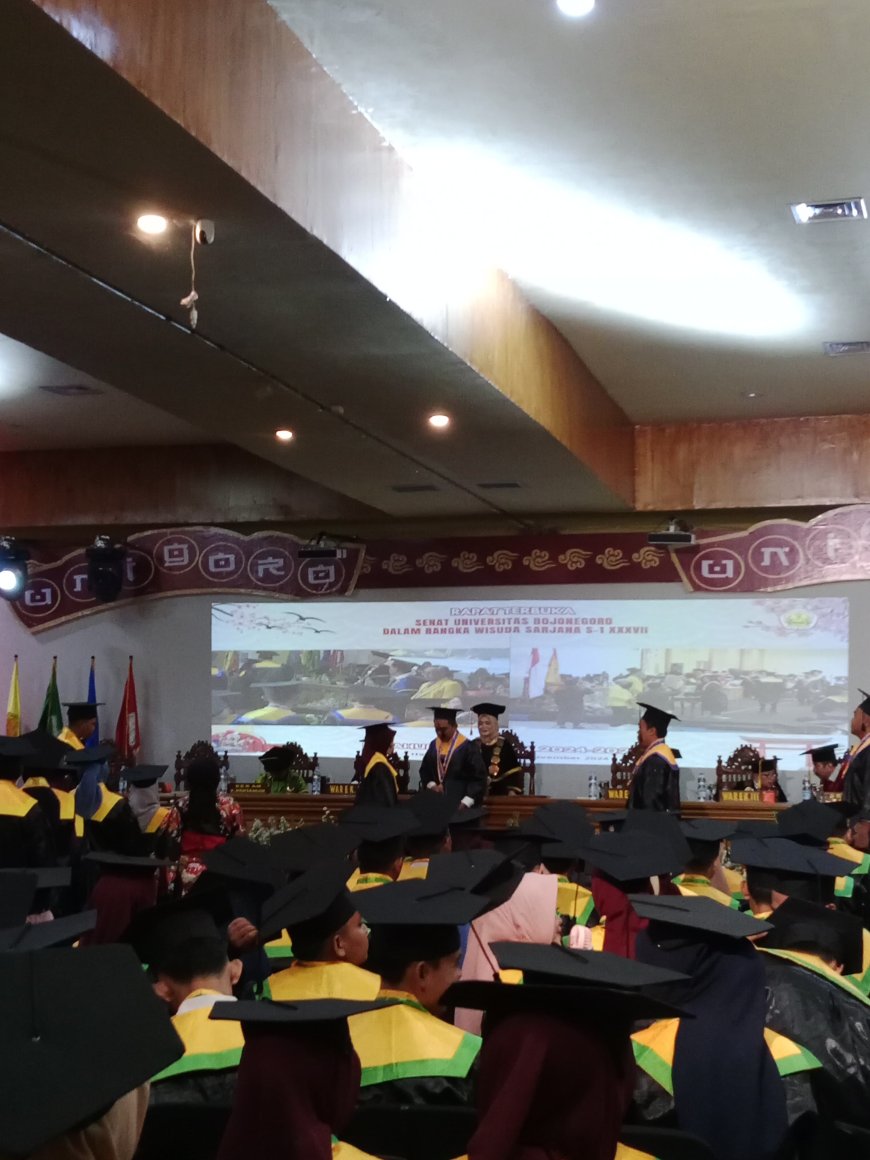Sangat Meriah! Dengan Konsep Jepang, Universitas Bojonegoro Menggelar Wisuda ke-37