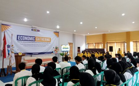 Semangat Baru! Ospek Ekonomi Pembangunan Perdana Siapkan Ekonom Muda Berkualitas