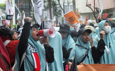Ribuan Masyarakat Jatim Gelar Aksi Bela Palestina di Surabaya