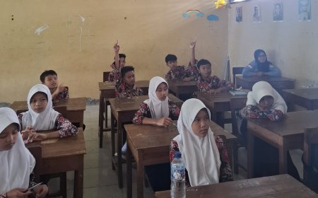 Pengabdian Masyarakat UKM P2J Unigoro: Sosialisasi Pemahaman Sampah Organik dan Anorganik di SDN 1 Soko Temayang