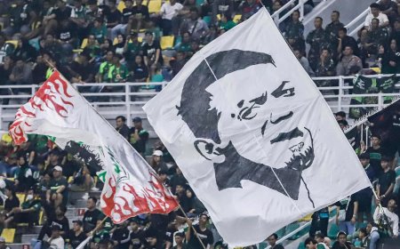 Bonek Dedikasikan Kemenangan Persebaya untuk Almarhum Bejo Sugianto Usai Kalahkan Persib di GBT