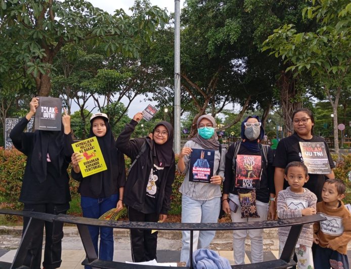 Tolak UU TNI, Para Pemuda Bojonegoro Sosialisasikan Darurat Dwifungsi TNI