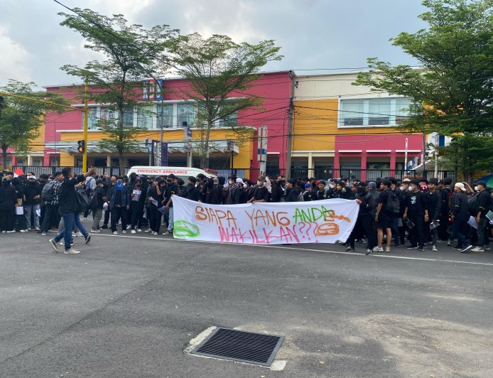 "Suara Rakyat Dibungkam: Perlawanan Terhadap Pengesahan UU TNI"