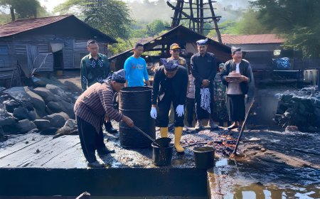 Kearifan Lokal dan Kolaborasi Awal, Mahasiswa Unigoro Ikuti Prosesi Nimba Patra di Wonocolo