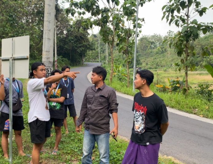 Kelompok 12 KKN-TK Unigoro 2025 Lakukan Pemetaan Struktur Antiklin dan Penandaan Situs Budaya Makam Kalang di Kawengan