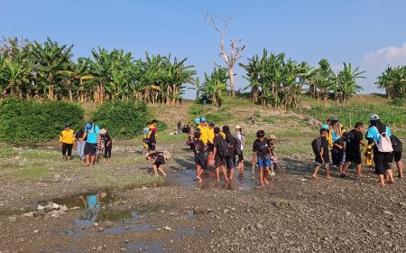 KKN-TK 10 Unigoro 2025 dan The Bone Hunter Team Eksplorasi Situs Perahu Besi dan Pencarian Fosil di Bengawan Solo