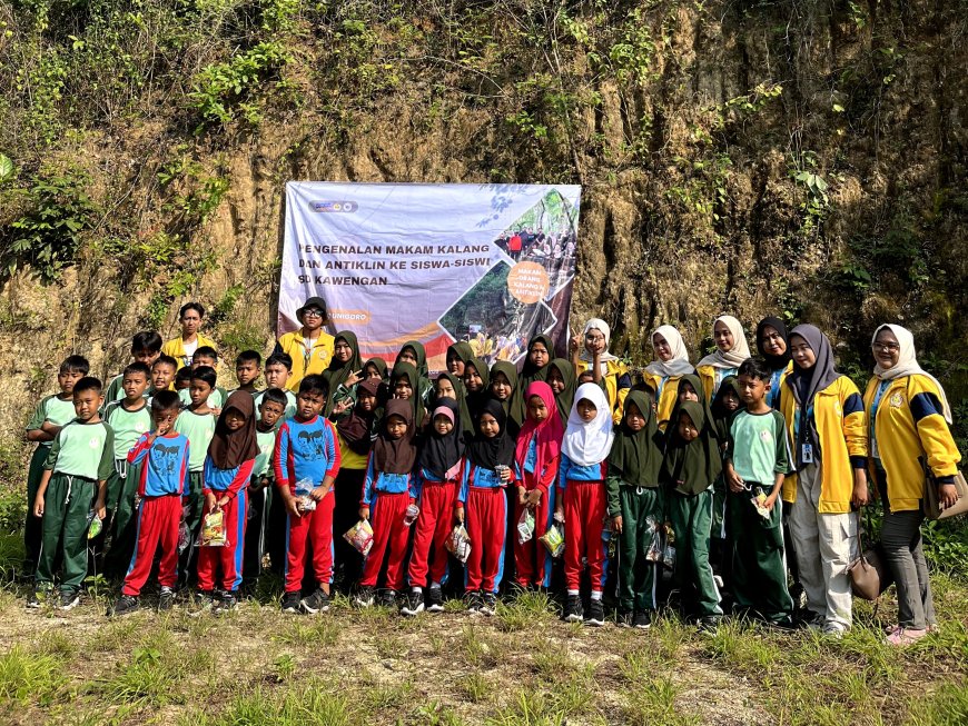 Edukasi Alam dan Budaya, KKN-TK 12 Unigoro dan IKIP PGRI Bojonegoro Gelar Jalan Santai di Kawengan