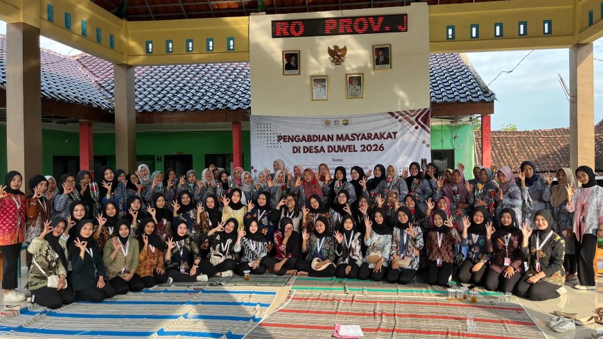 Dorong Kemandirian Ekonomi, UKM Kependudukan Unigoro Latih Ibu-Ibu Desa Duwel Kreasi Buket Pipe Cleaner