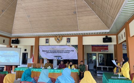 Manfaatkan Pekarangan, Kelompok 4 UKM P2J Unigoro Sosialisasi Jamu Gepyok di Desa Sendangrejo