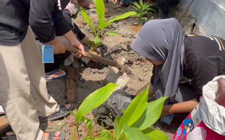 Tanamkan Kesadaran Sejak Dini, Kelompok 2 PESMA Unigoro Hadirkan Taman TOGA di SDN Sumberagung 2