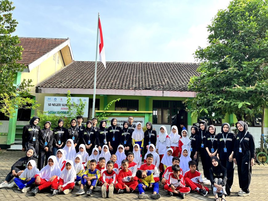 Bawa Bibit Jahe hingga Serai, Siswa SDN Sumodikaran 2 Tanam TOGA Bareng Mahasiswa