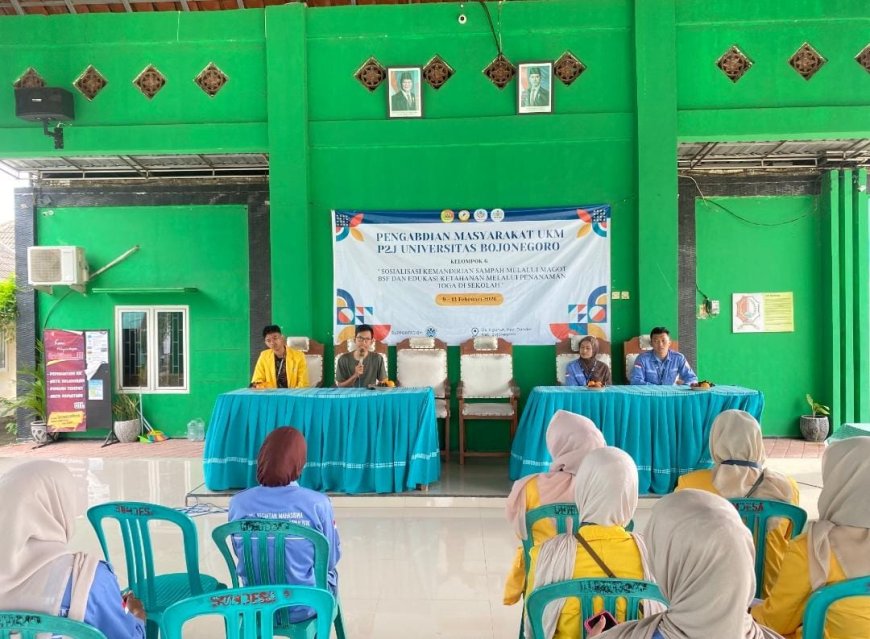 Tutup Program PESMA di Balai Desa Ngunut, Kelompok 6 PESMA UKM P2J Unigoro Serahkan Maggot dan Bibit TOGA