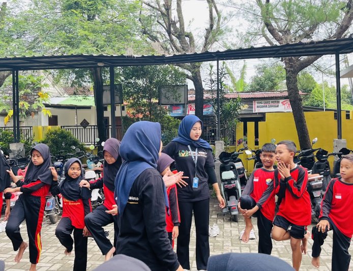 Riuh Ceria di Halaman Sekolah: Menjemput Sehat di SDN Karangsono Kec.Dander