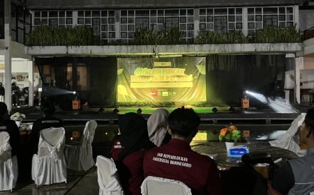 Pesta Kembang Api di Tengah Gerimis, Malam Puncak PESMA UKM P2J Unigoro Berakhir Meriah