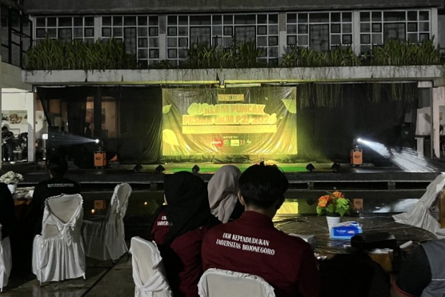 Pesta Kembang Api di Tengah Gerimis, Malam Puncak PESMA UKM P2J Unigoro Berakhir Meriah