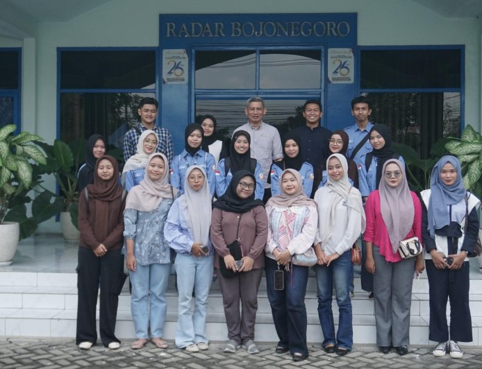 Perkuat Literasi Digital, UKM P2J Unigoro Timba Ilmu Jurnalistik di Radar Bojonegoro