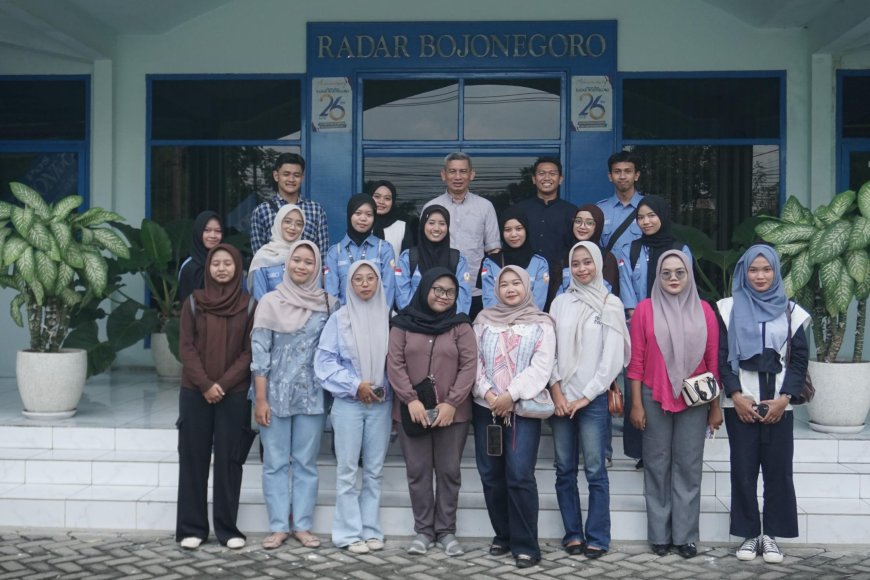 Perkuat Literasi Digital, UKM P2J Unigoro Timba Ilmu Jurnalistik di Radar Bojonegoro