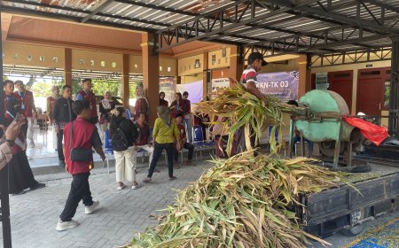 KKN-TK 03 UNIGORO Bersama Dinas Peternakan dan Perikanan Kabupaten Bojonegoro Gelar Pelatihan Pembuatan Silase di Desa Pejok